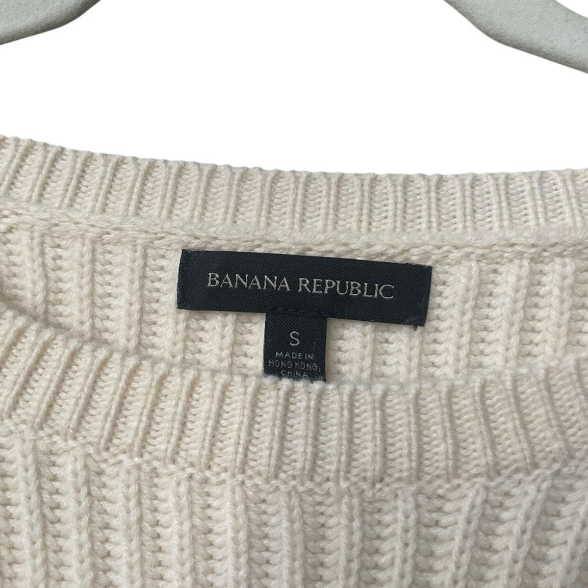 Banana Republic Cream Knit Cuffed Sleeve Crewneck Sweater