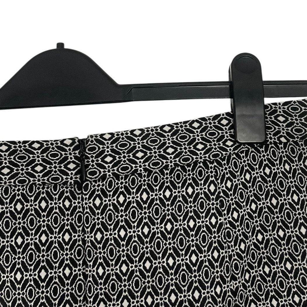 41 Hawthorn Black & White Boho Mini Skirt