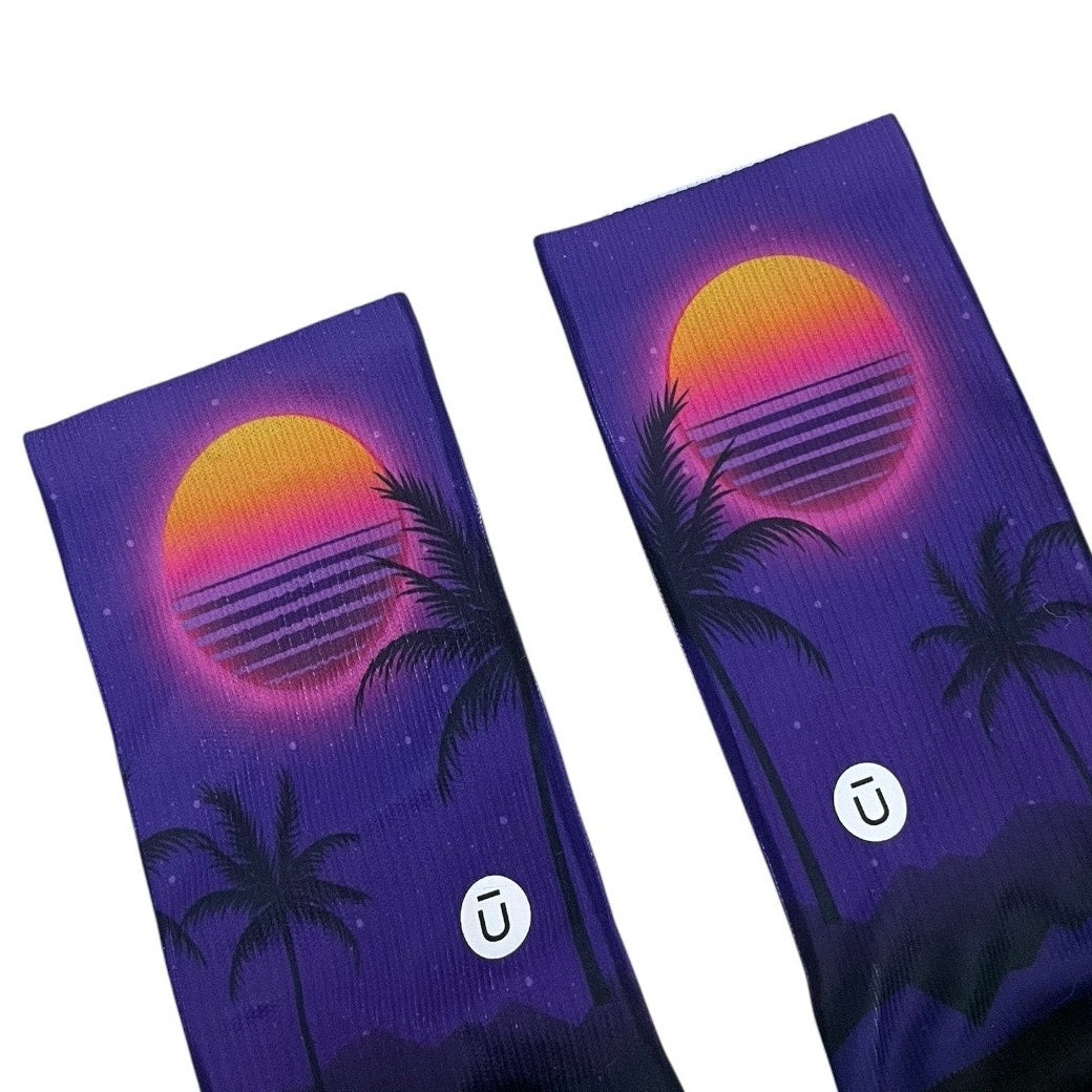 NWOT Undercover Mens Purple Tropical Palm Tree Scene Sunset Socks