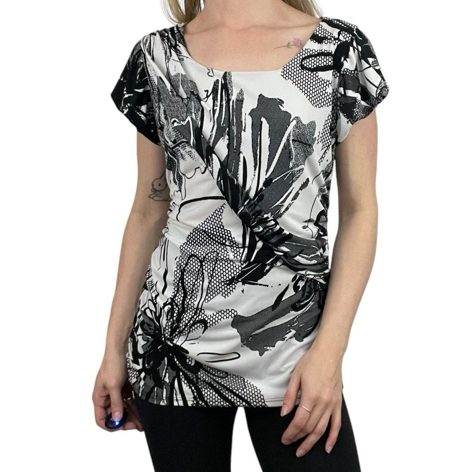 AB Studio Black and White Abstract Ruched Short Puff Sleeve Blouse
