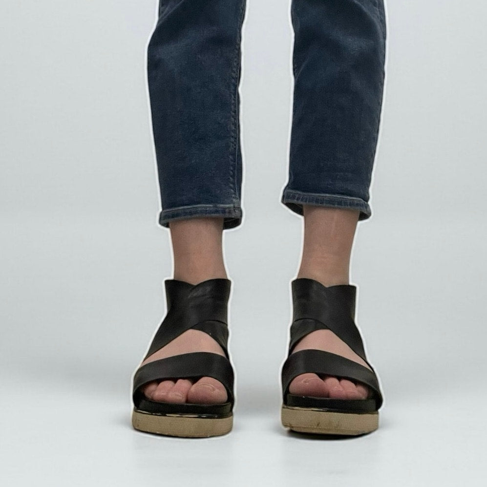 Eileen Fisher Black Faux Leather Strappy Open Toe Platform Sandals