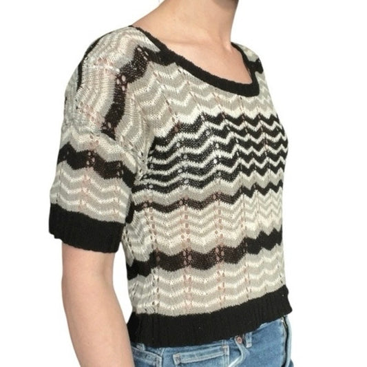 Vintage ...At Last Black & Grey Zig-Zag Striped Cropped Sleeve Knit Blouse