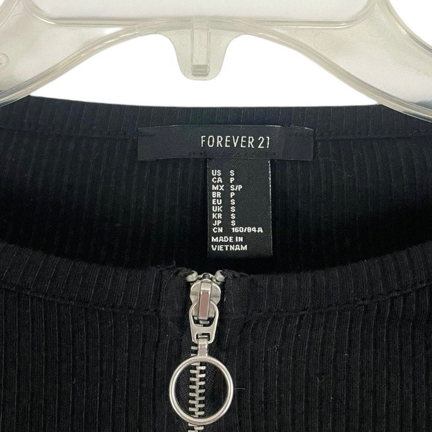 Forever 21 Black Ribbed Long Sleeve Zip Up Cropped Top