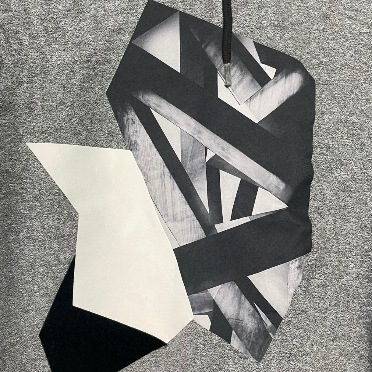 H&M Mens Grey Geometric Graphic Sweatshirt