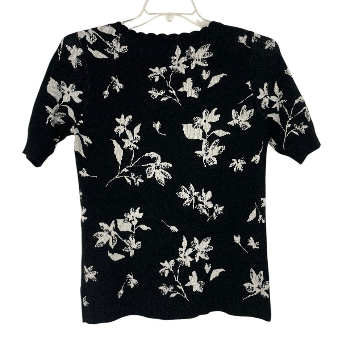 Croft & Barrow Black and White Floral Knit Half Sleeve Blouse