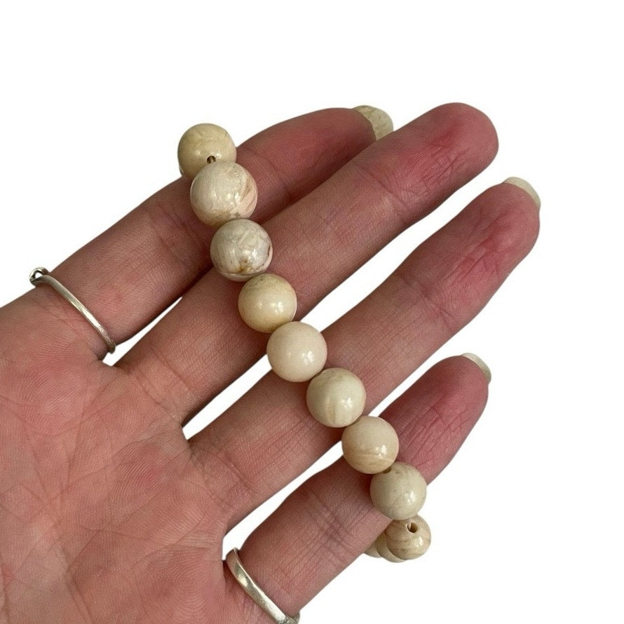 NWT Vintage Cream Marble Beaded Necklace