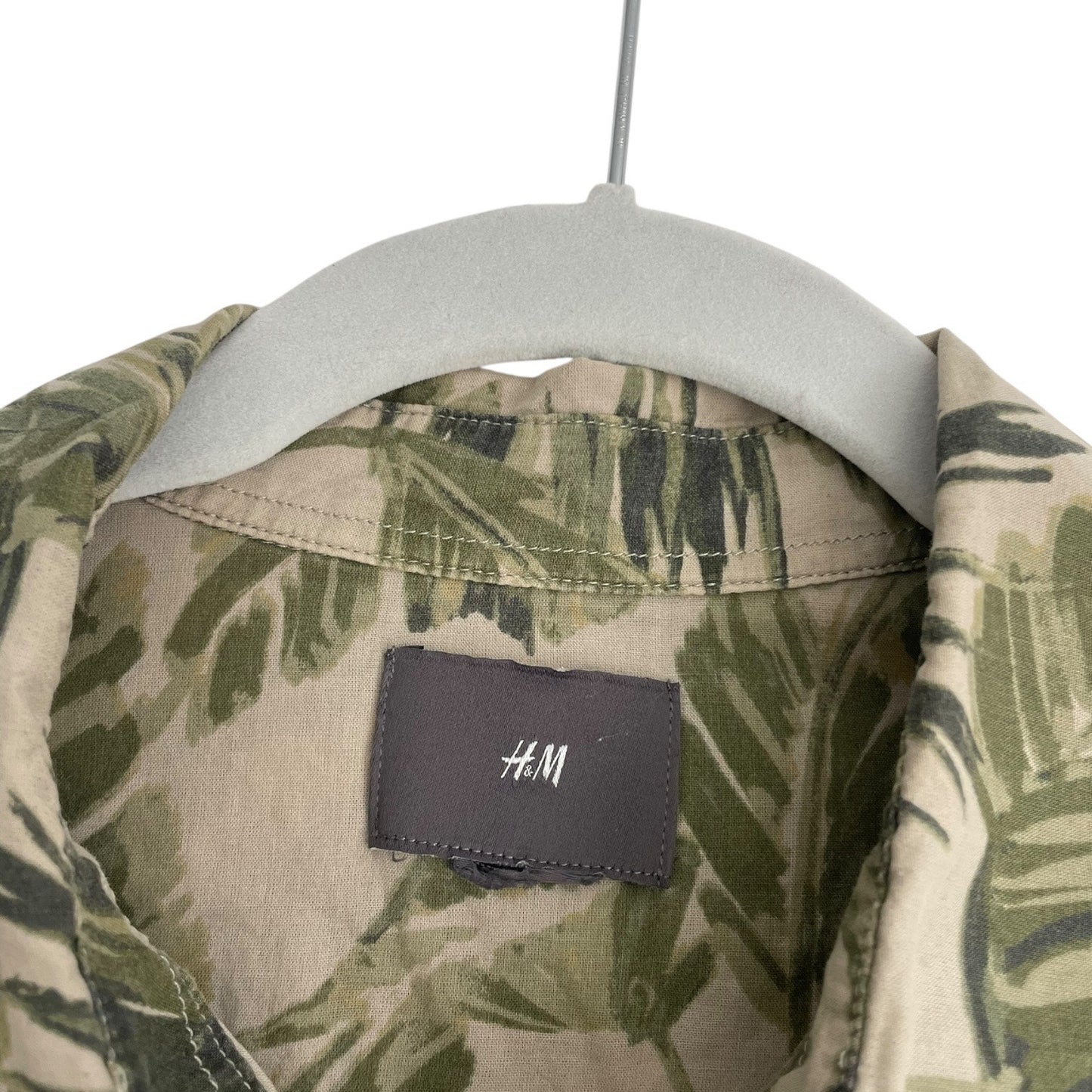 H&M Green & Tan Tropical Leaf Print Short Sleeve Button Down Shirt