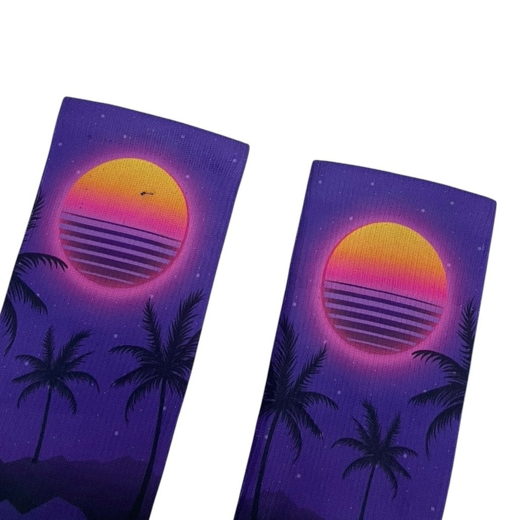 NWOT Undercover Mens Purple Tropical Palm Tree Scene Sunset Socks