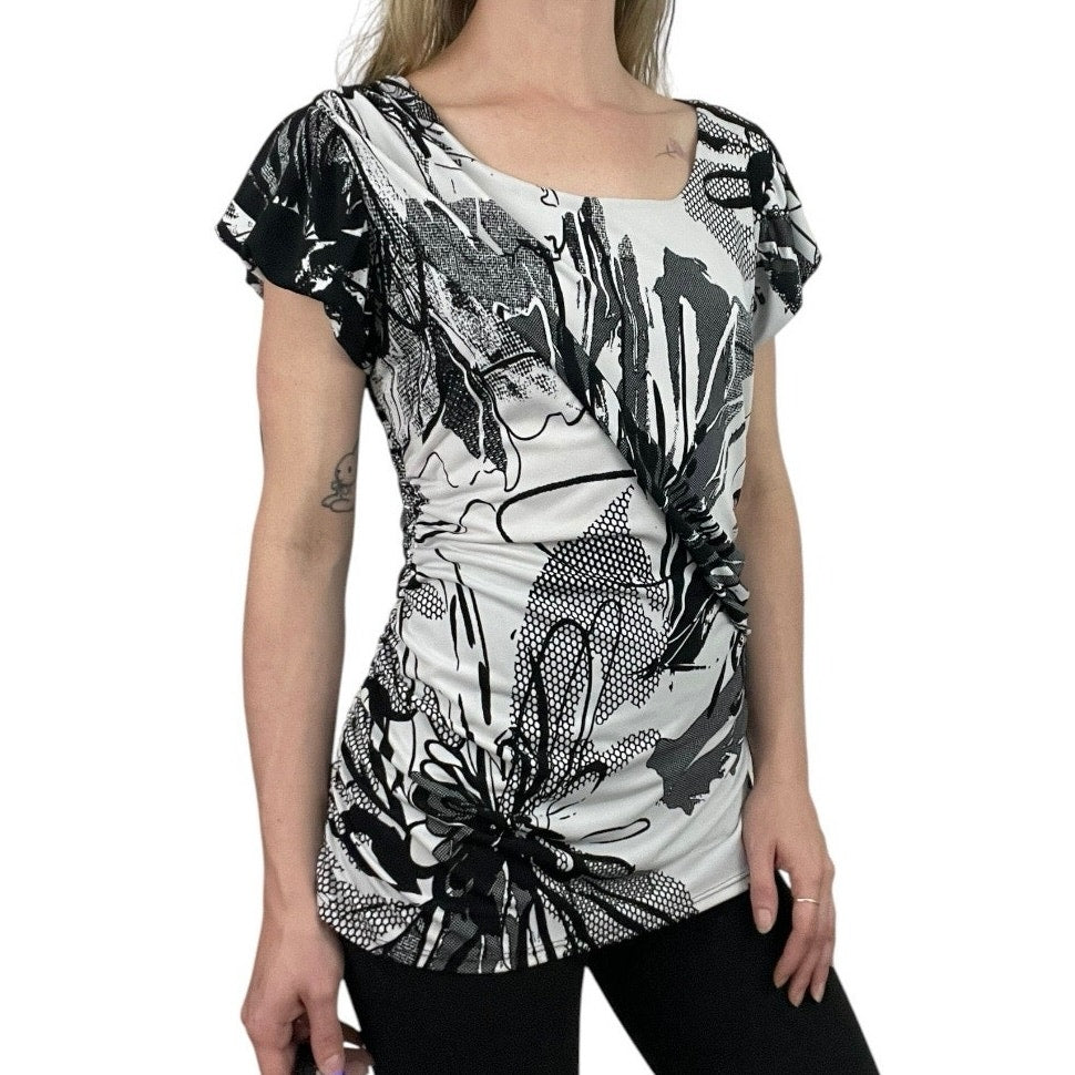 AB Studio Black and White Abstract Ruched Short Puff Sleeve Blouse