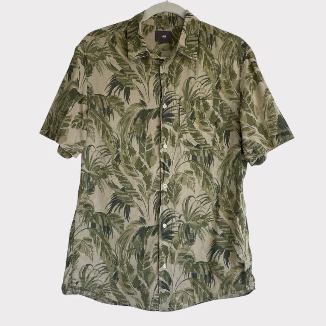 H&M Green & Tan Tropical Leaf Print Short Sleeve Button Down Shirt