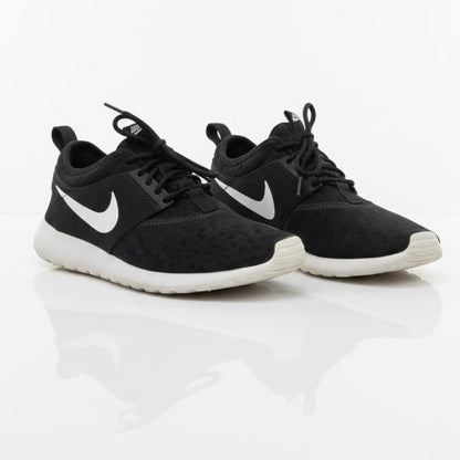Nike Black & White Active Lace Up Lightweight Running Sneakers