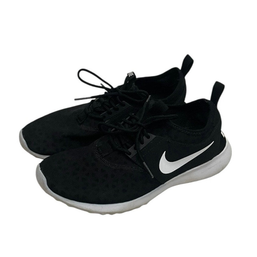 Nike Black & White Active Lace Up Lightweight Running Sneakers