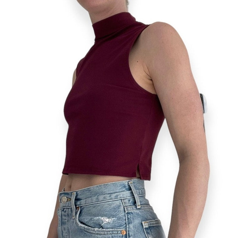 Donna Mizani Maroon Stretchy Cropped High Neck Active Tank Top