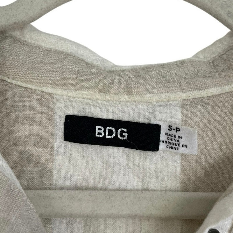 BDG Beige & White Striped Cropped Tie Front Button Down Blouse