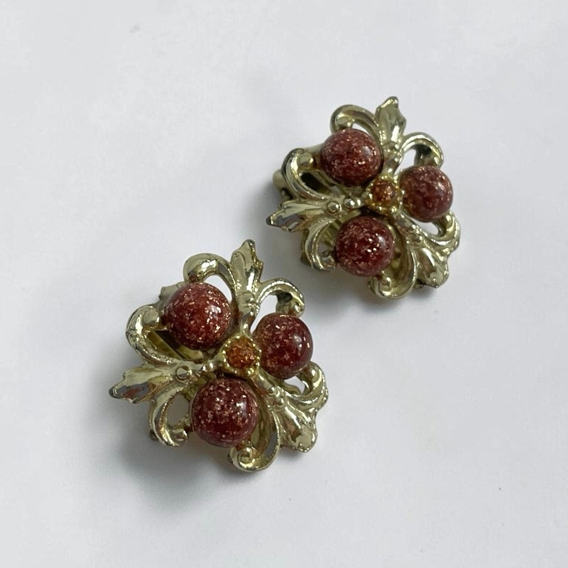 Vintage Red Glitter Bead Gold Tone Floral Clip On Statement Earrings