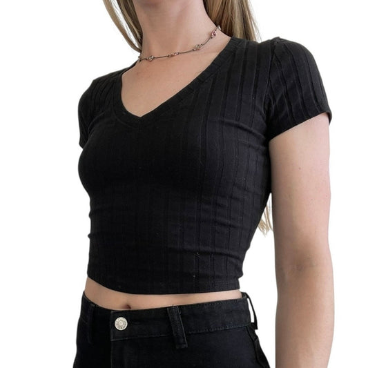 Bozzolo Black Ribbed Cropped V-Neck Short Sleeve Top