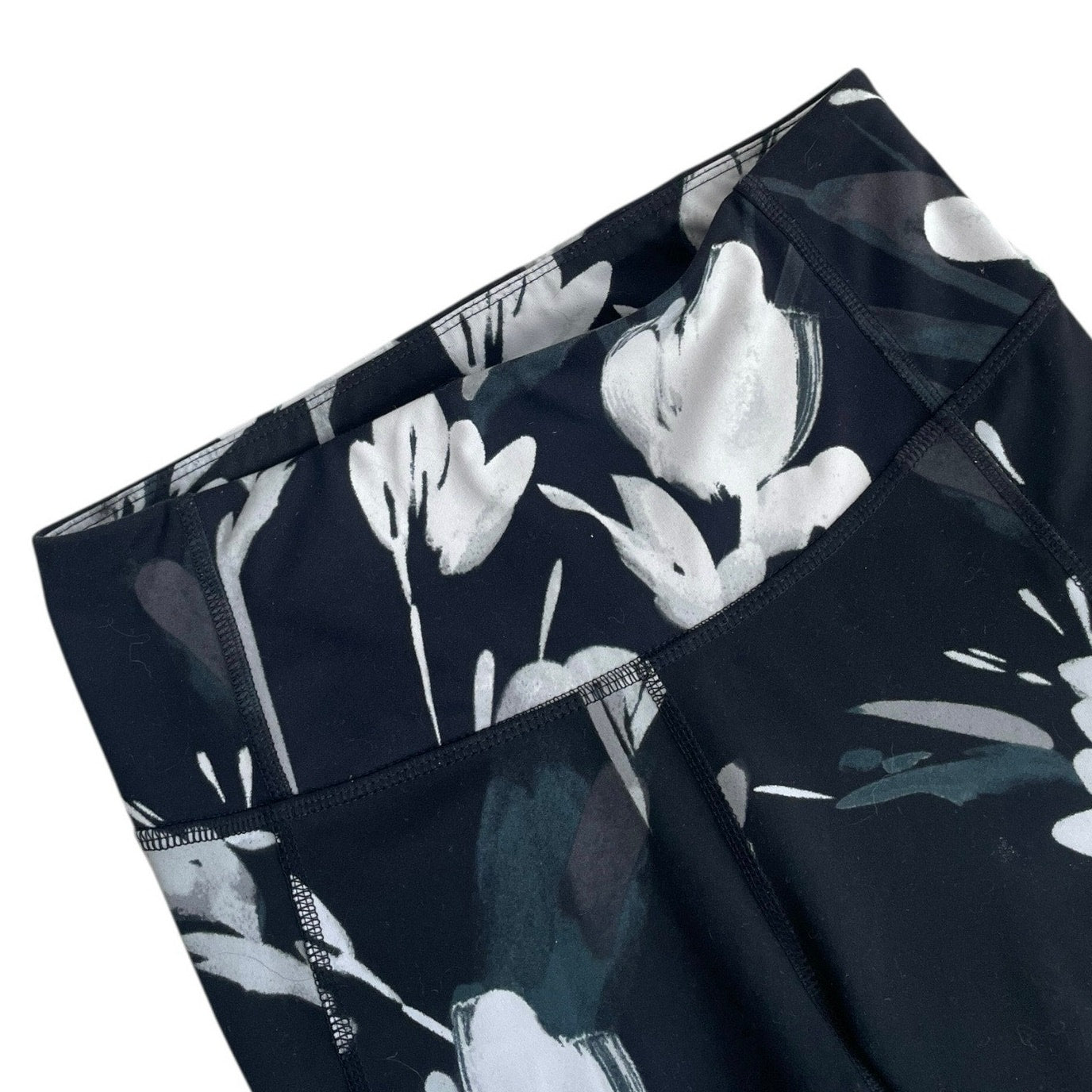 All In Motion Black & White Floral Active High Rise Leggings
