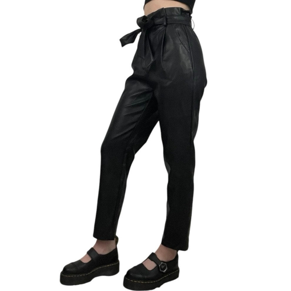 NWT Gilli Black Faux Leather High Rise Chicago Pant with Belt