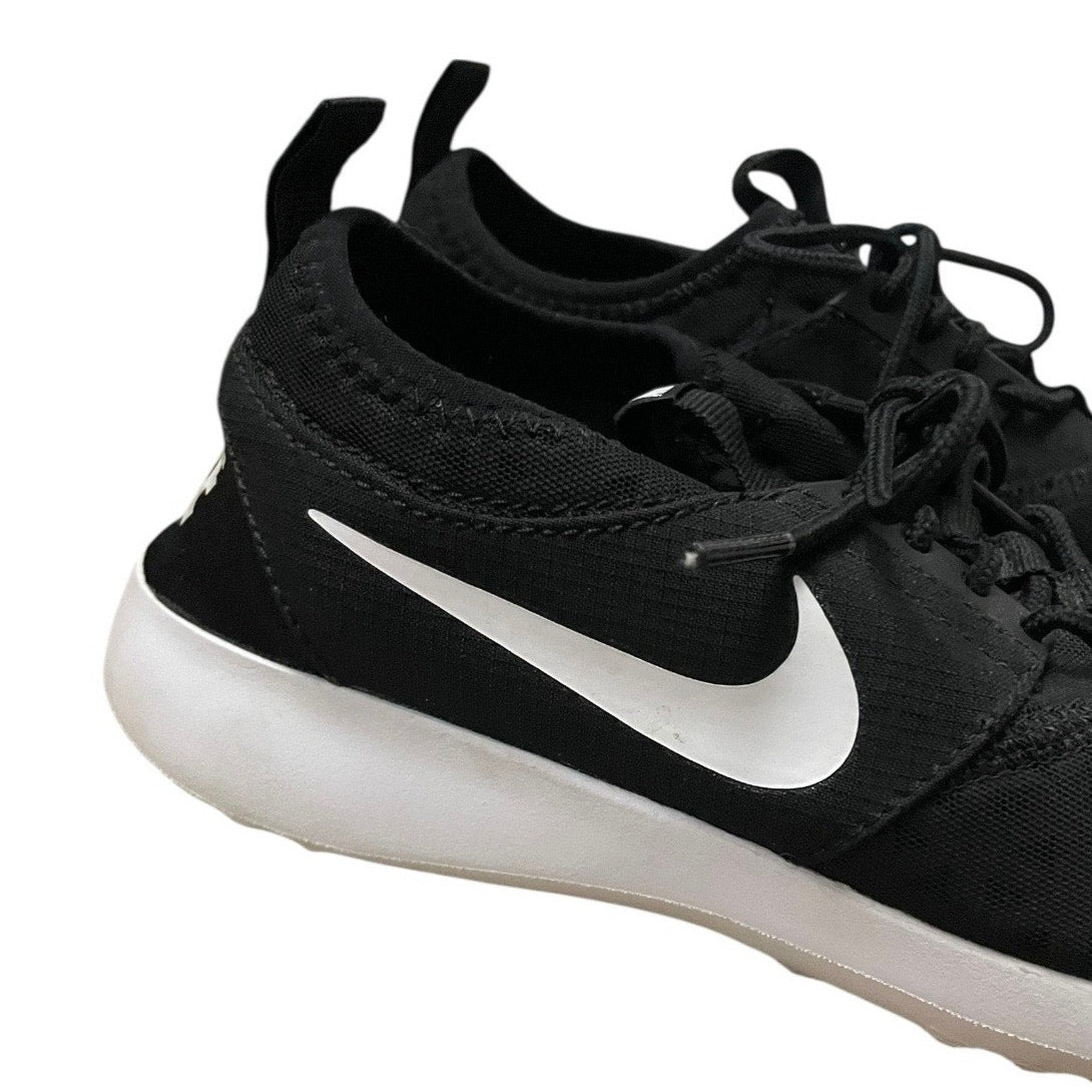 Nike Black & White Active Lace Up Lightweight Running Sneakers