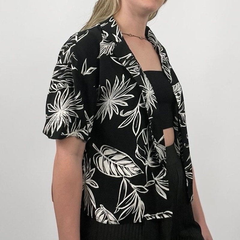 Forever 21 Black & White Tropical Print Button Down Shirt