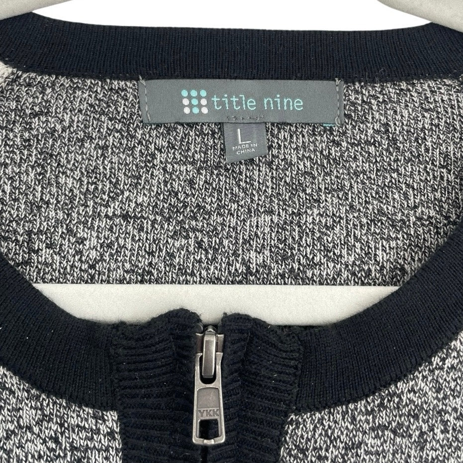 Title Nine Black & White Geometric Print Zip Up Sweater Jacket
