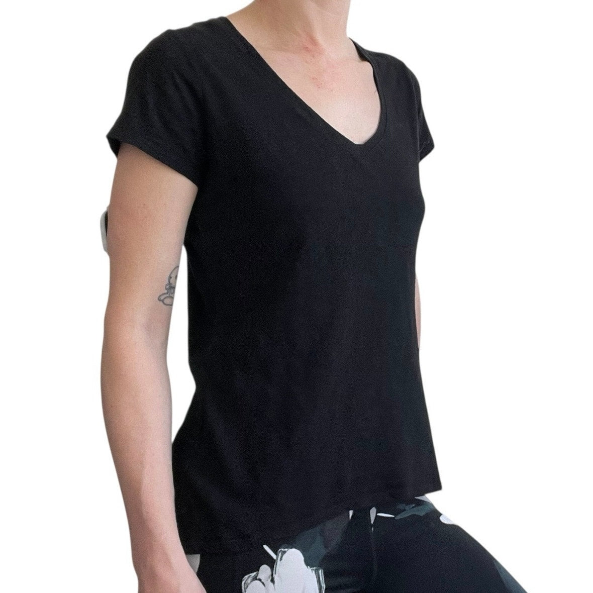 Athleta Black Short Sleeve V-Neck Top