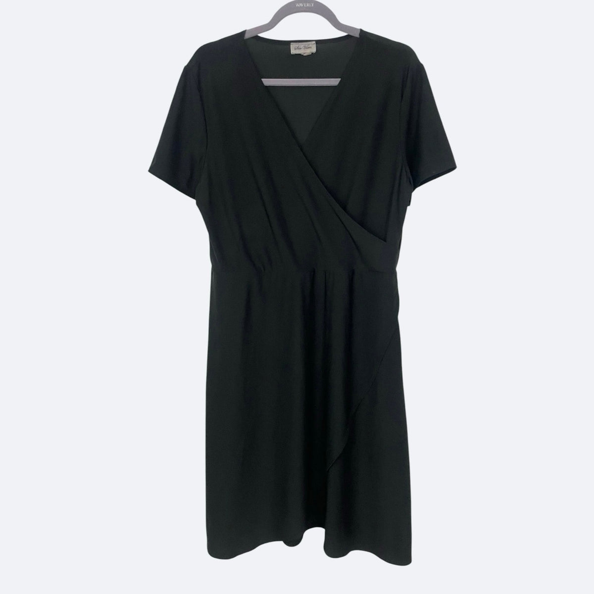 Star Vixen Black A-Line V-Neck Mini Dress