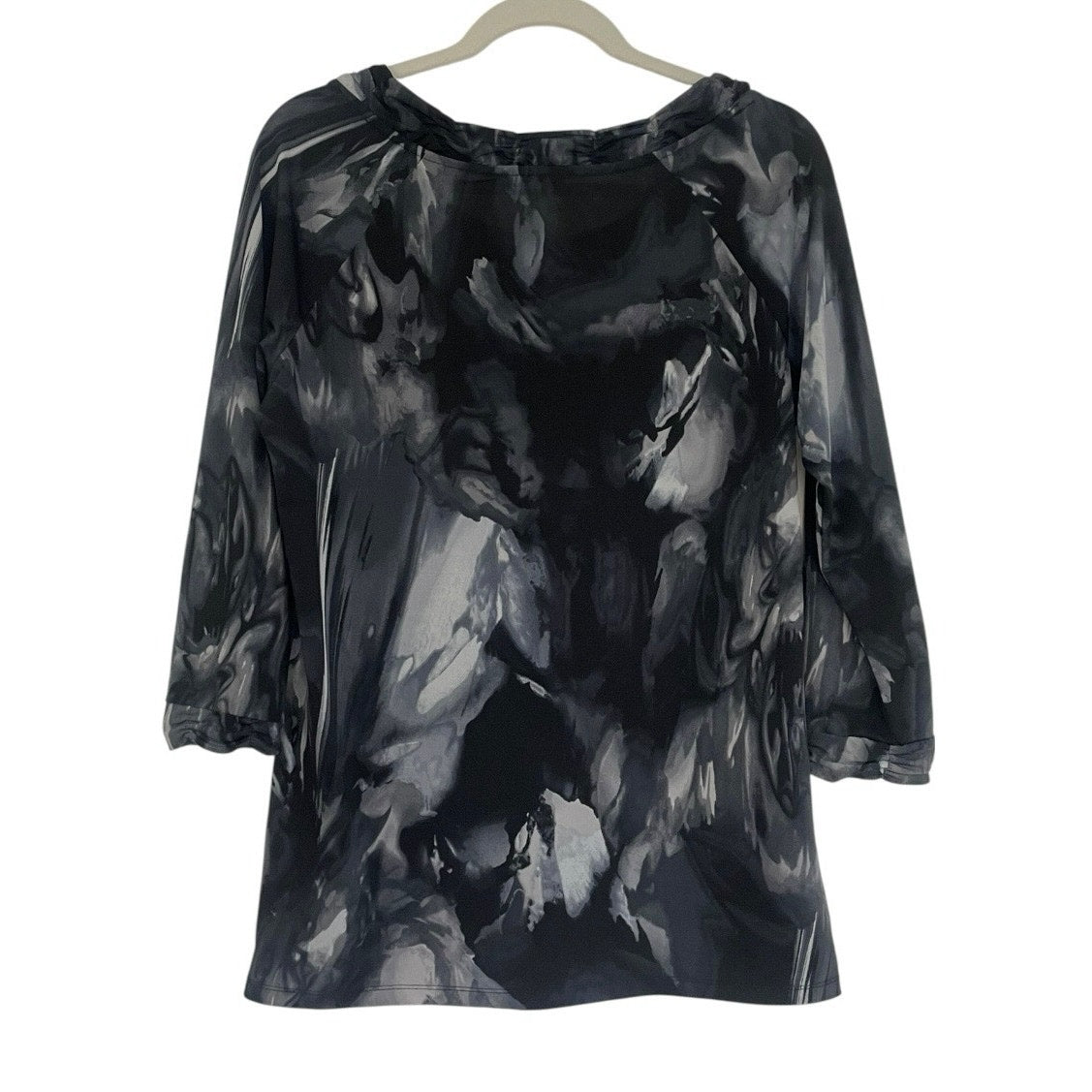 Daisy Fuentes Grey & Black Cropped Sleeve Ruched Neck Blouse