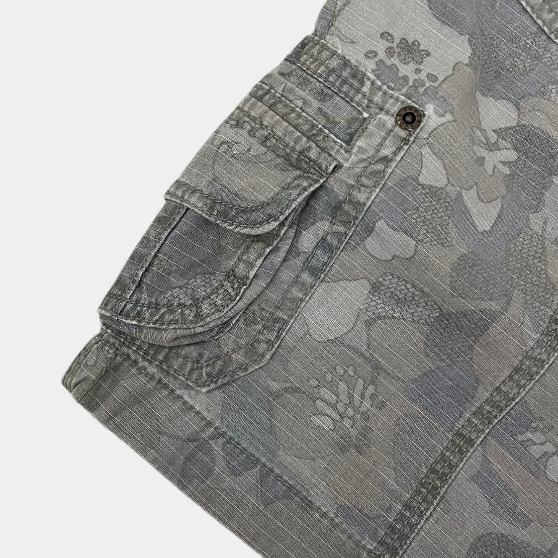 Eddie Bauer Grey Floral Camouflage Print Cargo Mini Shorts