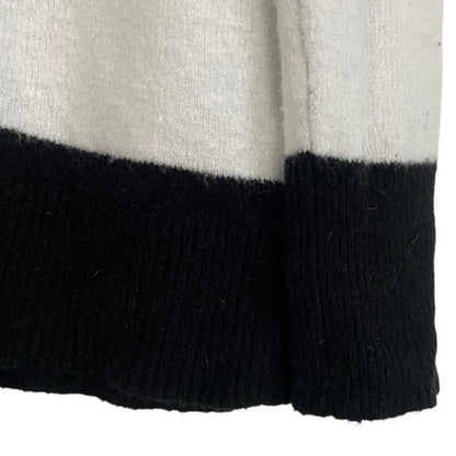 Halogen X Atlantic-Pacific Black & White Thick Striped V-Neck Knit Sweater