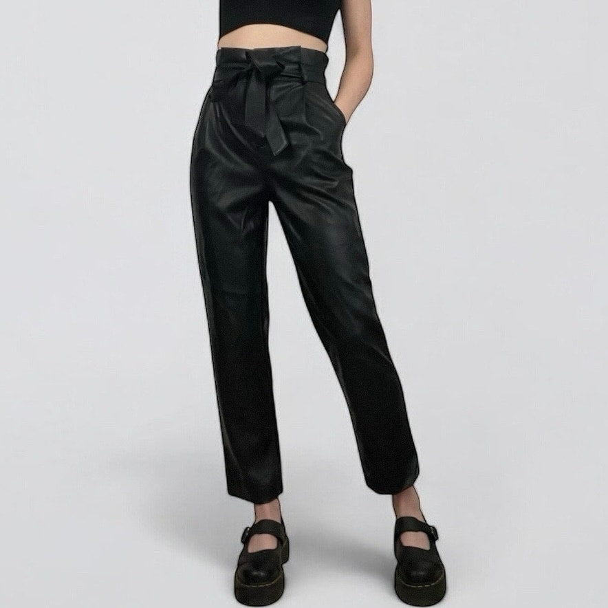 NWT Gilli Black Faux Leather High Rise Chicago Pant with Belt