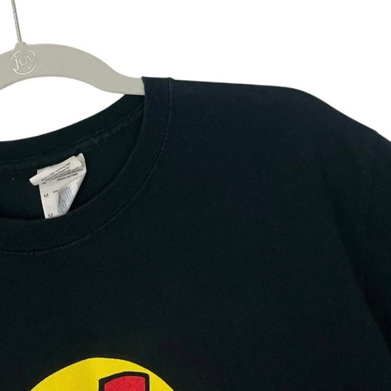 Black Peace Love Buc-ee's Graphic Short Sleeve Tee