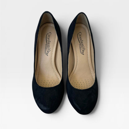 City Classified Black Faux Suede Comfort Pumps Heels