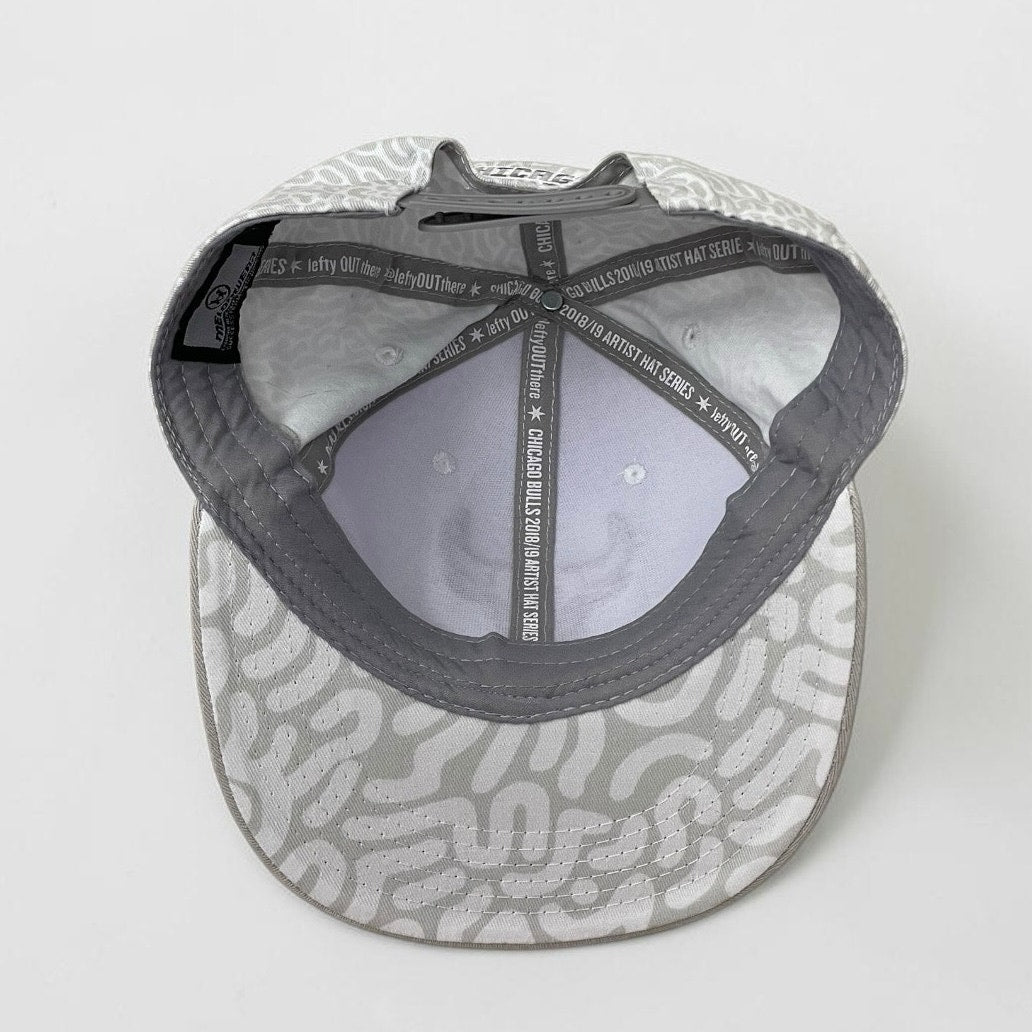 Chicago Bulls Lefty Out There 2018/19 Artist Series Grey Snapback Hat