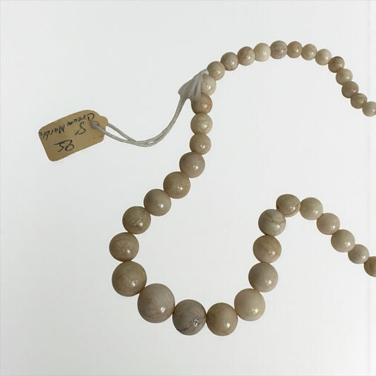 NWT Vintage Cream Marble Beaded Necklace