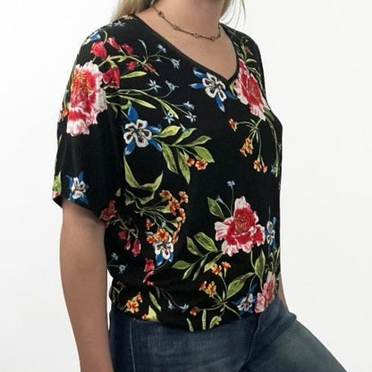 Carmen Marc Valvo Black Floral V-Neck Blouse