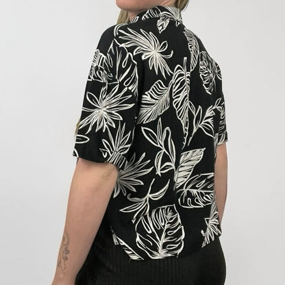 Forever 21 Black & White Tropical Print Button Down Shirt