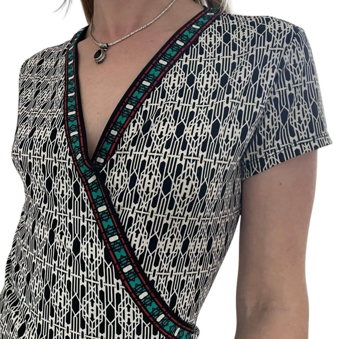 Max Studio Black & White Geometric Teal Trim V-Neck Mini Tie Back Wrap Dress