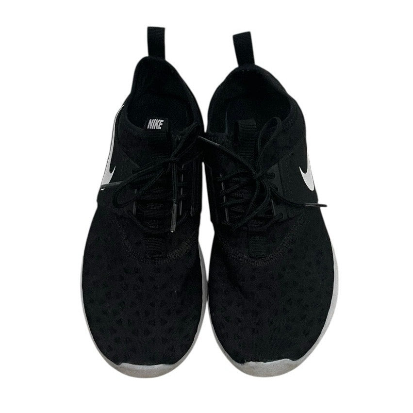 Nike Black & White Active Lace Up Lightweight Running Sneakers