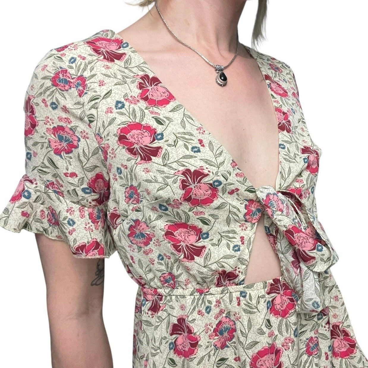 Nasty Gal Cream & Red Floral Hi-Low Tiered Cutout Tie Front Midi Dress