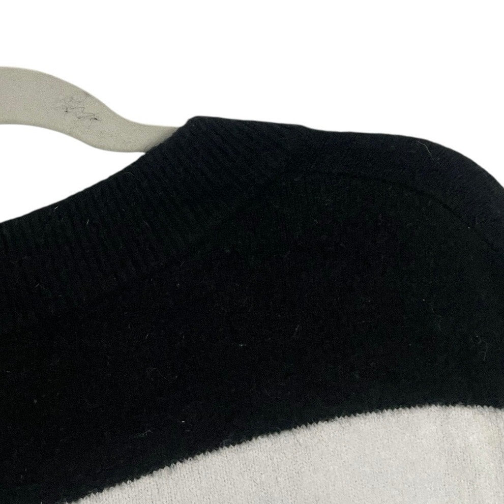 Halogen X Atlantic-Pacific Black & White Thick Striped V-Neck Knit Sweater