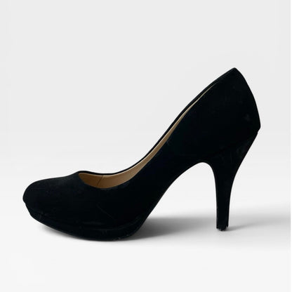 City Classified Black Faux Suede Comfort Pumps Heels