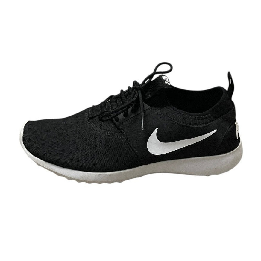 Nike Black & White Active Lace Up Lightweight Running Sneakers