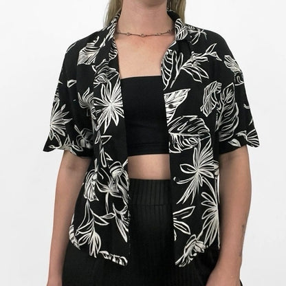 Forever 21 Black & White Tropical Print Button Down Shirt