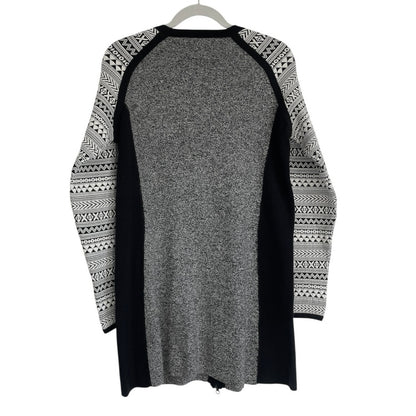 Title Nine Black & White Geometric Print Zip Up Sweater Jacket