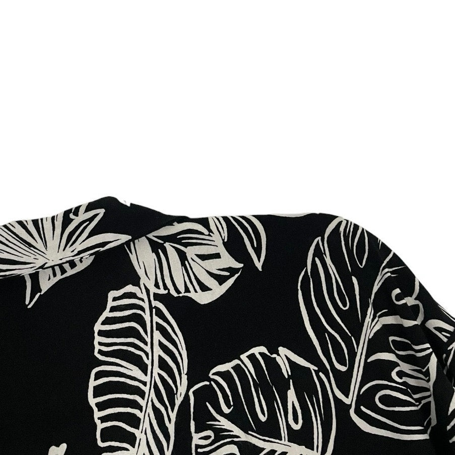 Forever 21 Black & White Tropical Print Button Down Shirt