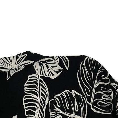 Forever 21 Black & White Tropical Print Button Down Shirt