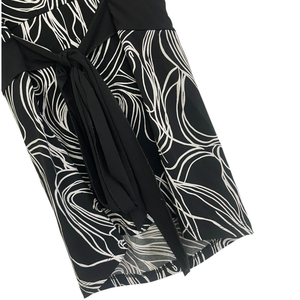 Julie's Closet Vintage Black & White Funky Short Sleeve Tie Back Blouse