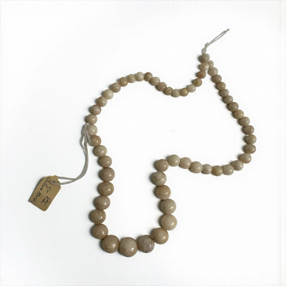 NWT Vintage Cream Marble Beaded Necklace