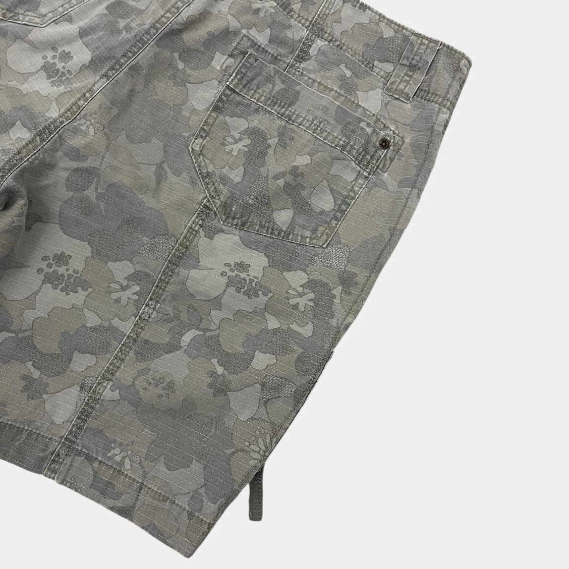 Eddie Bauer Grey Floral Camouflage Print Cargo Mini Shorts